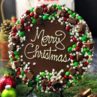 holiday wreath chocolate pizza