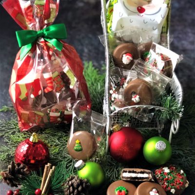 6 decorated Christmas cookies in cellophane bag