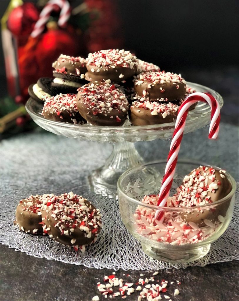 Peppermint Crème Cookies with Crushed Candy Cane